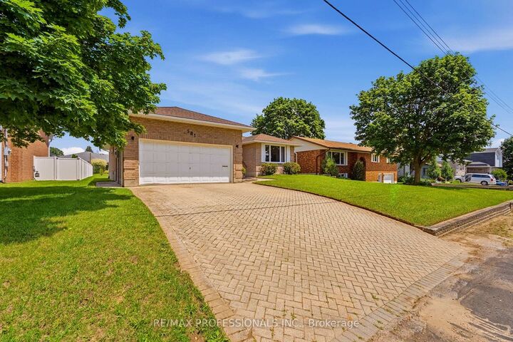 Property Photo:  581 21st Avenue  ON N4N 3H2 