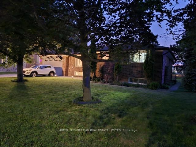 Property Photo: 92 Bond Crescent ON L4E 3K7