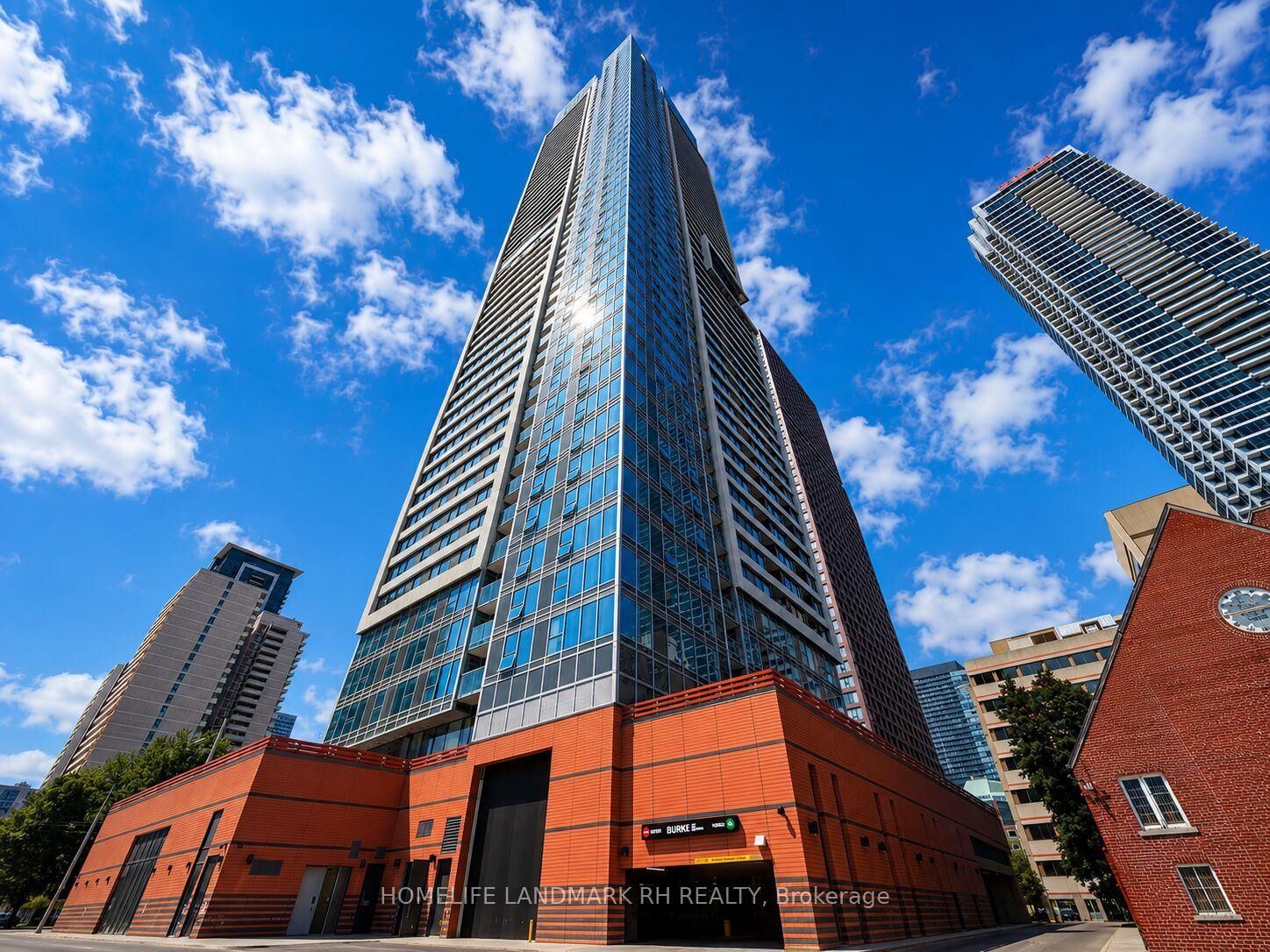 Property Photo:  609 Sherbourne Street 2805  ON M4X 0A4 