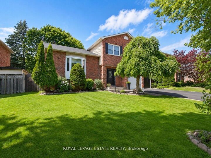 Property Photo: 130 William Stephenson Drive ON L1N 8V1