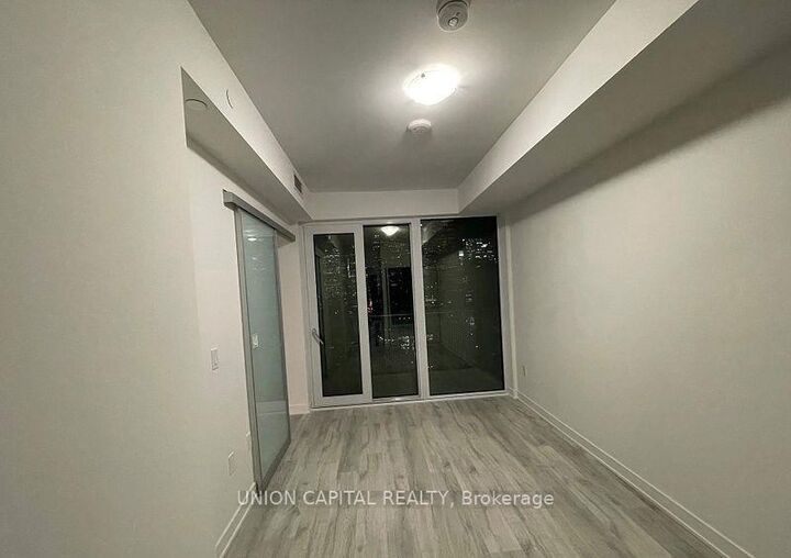 Property Photo:  135 Lower Sherbourne Street 2233  ON M5A 1Y4 