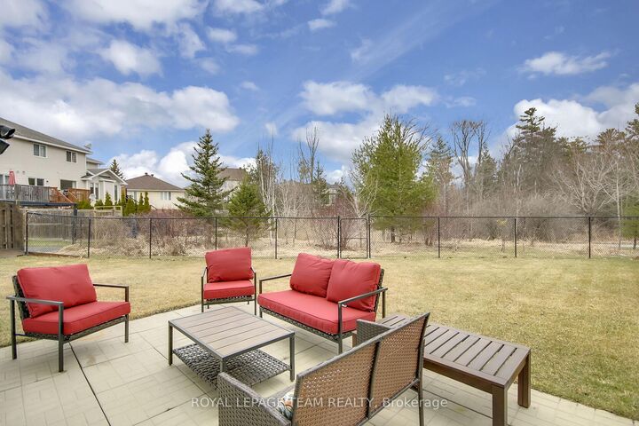 Property Photo: 2136 Bergamot Circle ON K4A 4R4