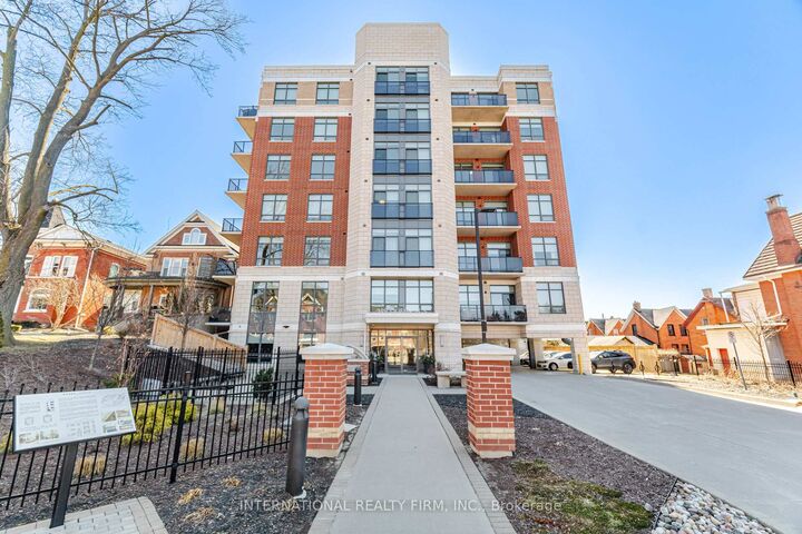 399 Queen Street S 211 — photo 1