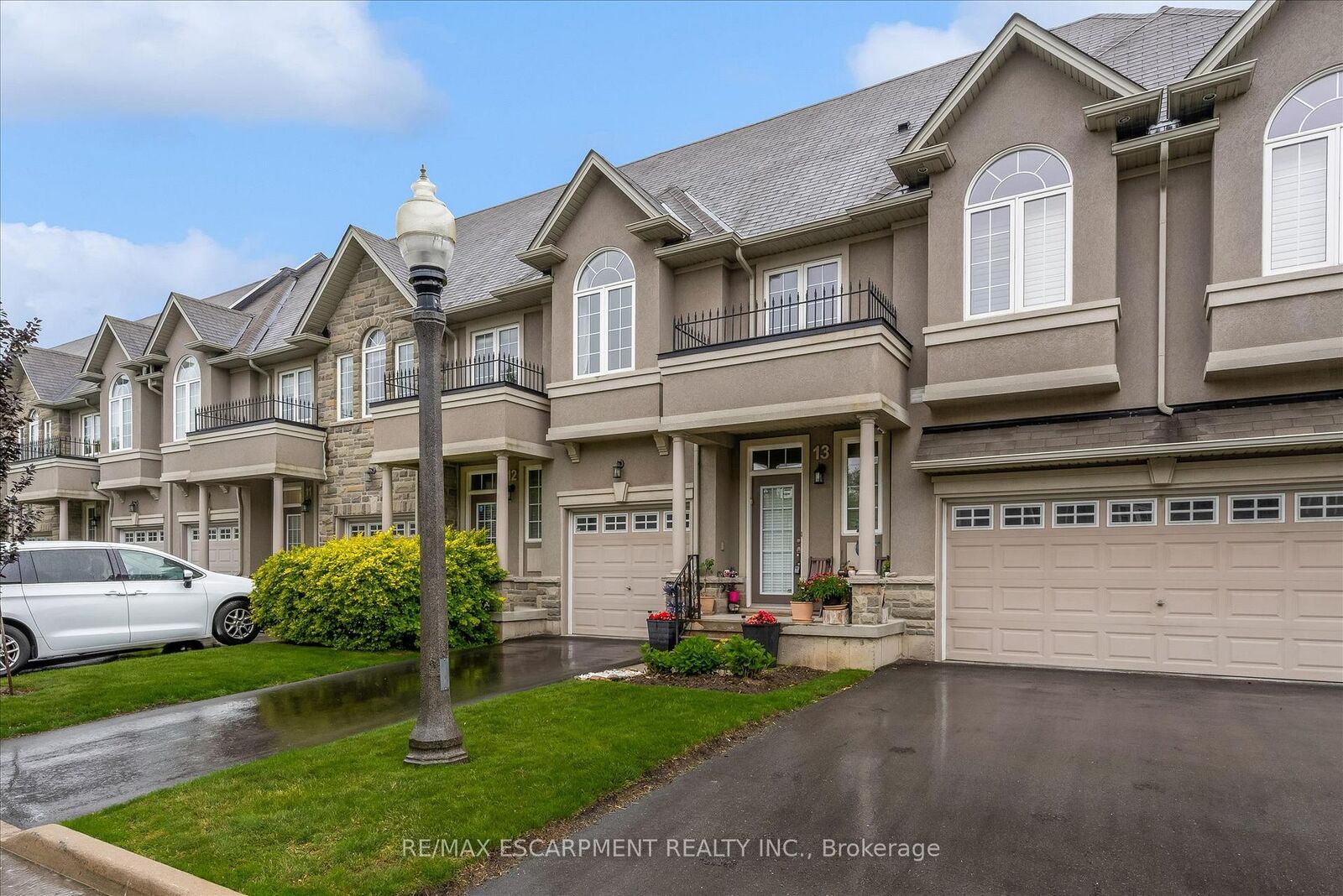 Property Photo:  370 Stonehenge Drive 13  ON L9K 0H9 