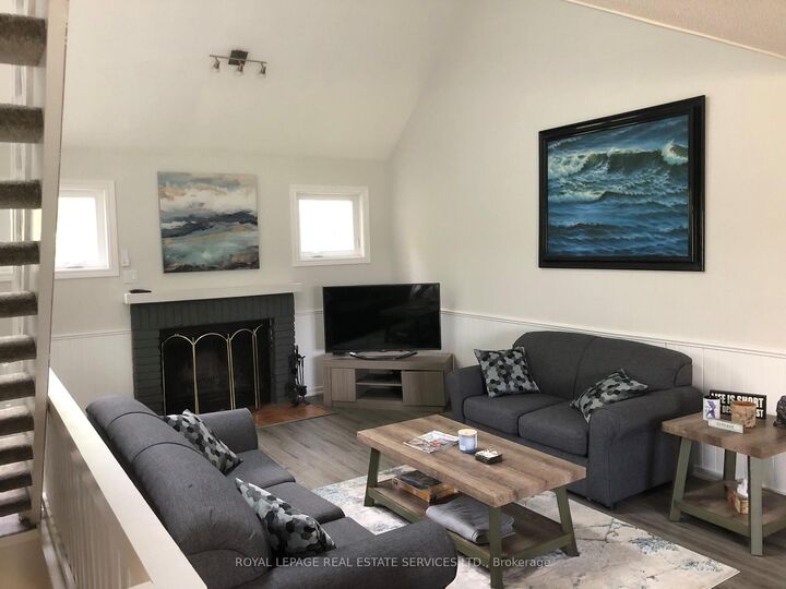 Property Photo: 466 Oxbow Crescent 6 ON L9Y 5B4