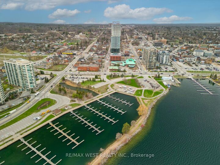 39 Mary Street 1210 — photo 1