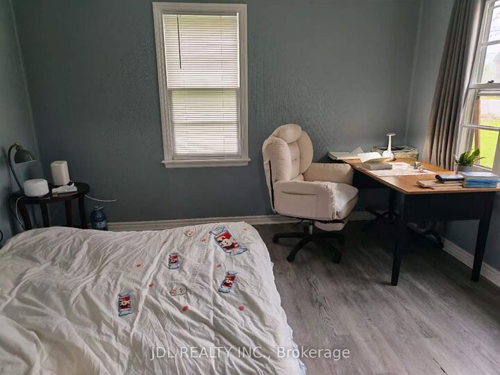 Property Photo:  555 Wellington Street W  ON L4G 6J7 