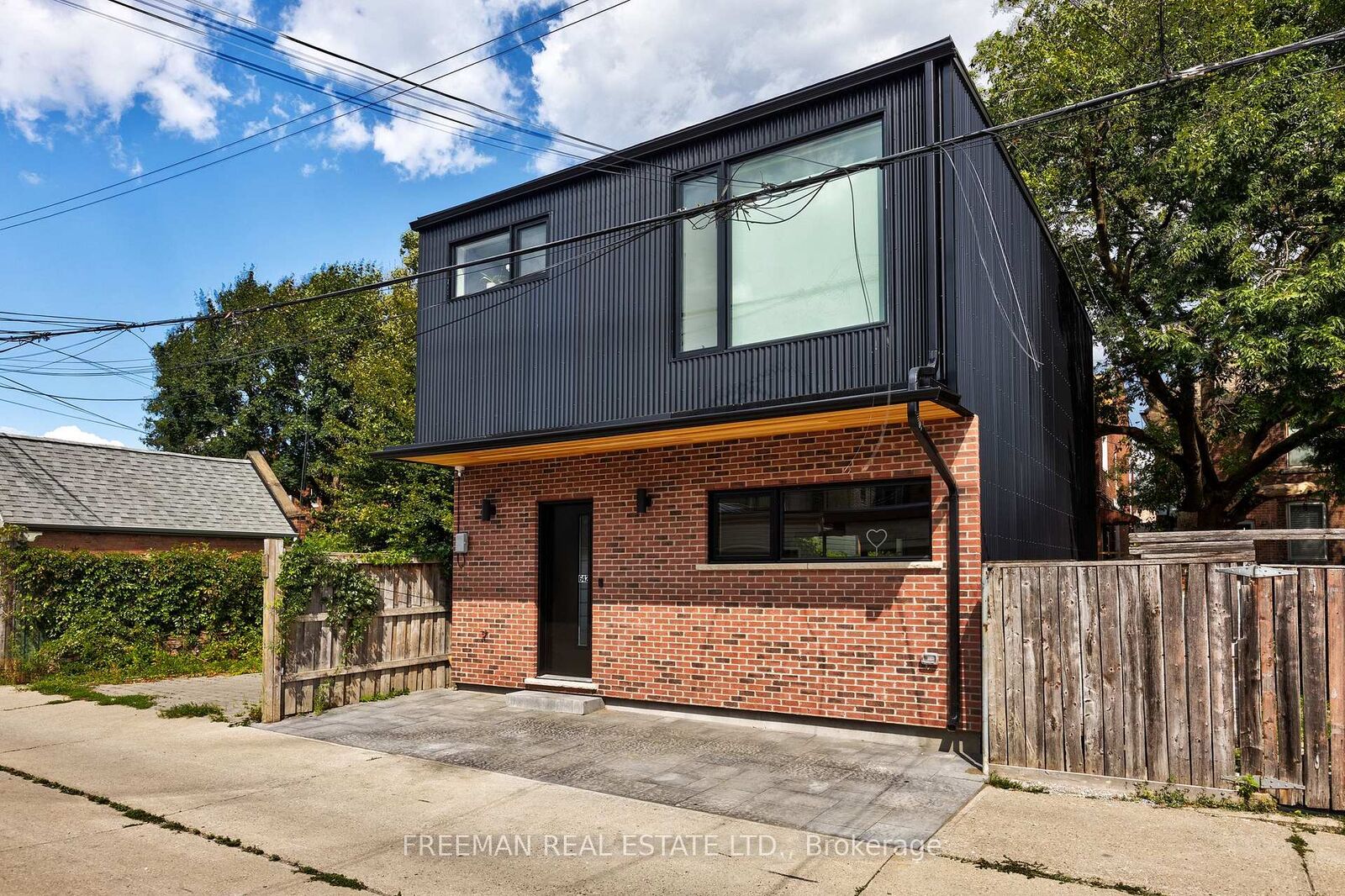 Property Photo:  642 Gladstone Avenue Laneway Home  ON M6H 3J4 
