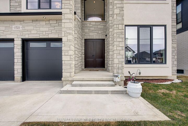 Property Photo: 1521 Medway Park Drive ON N6G 0Z6