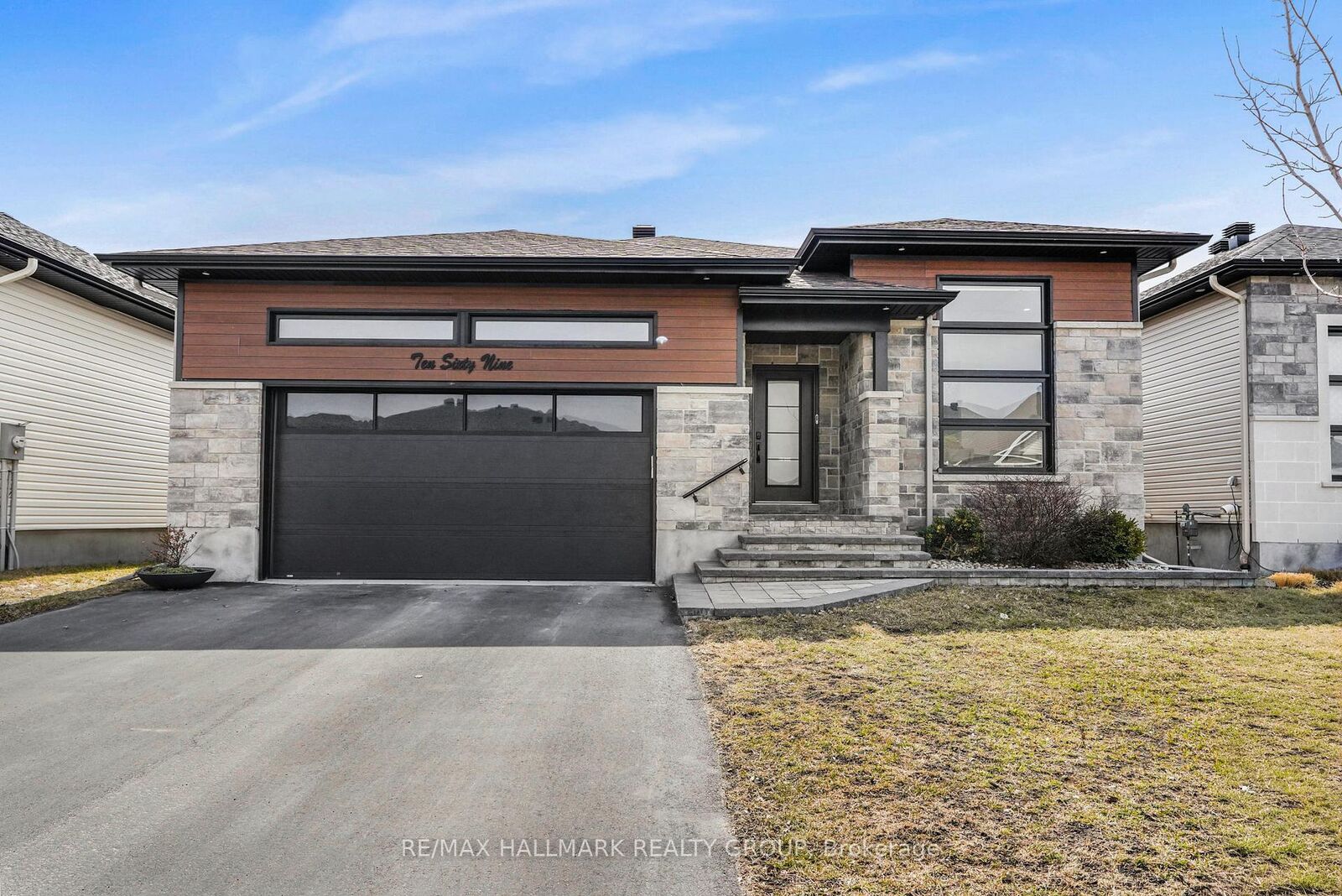 Property Photo: 1069 Diamond Street ON K4K 1P6