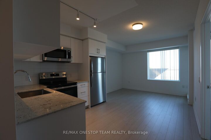 Property Photo:  4010 Eglinton Avenue W 527  ON M9A 0G5 
