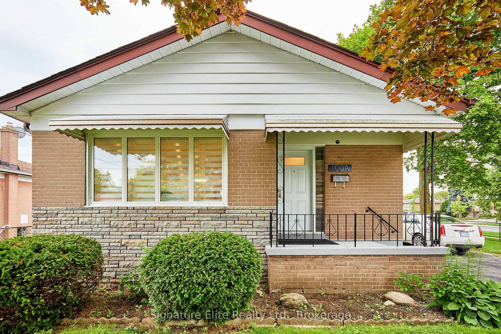 Property Photo:  100A Kitchener Road Upper  ON M1E 2X7 