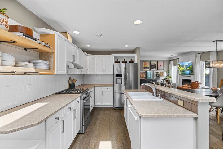 Property Photo:  225 Crabapple Cres  BC V9P 2P7 