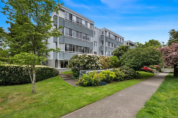 Property Photo: 1050 Park Blvd #201 BC V8V 2T4