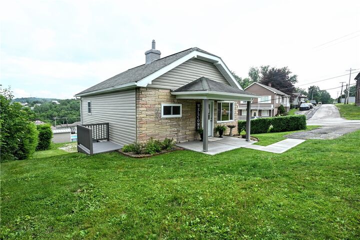 Property Photo:  400 E 4th Ave  PA 15054 