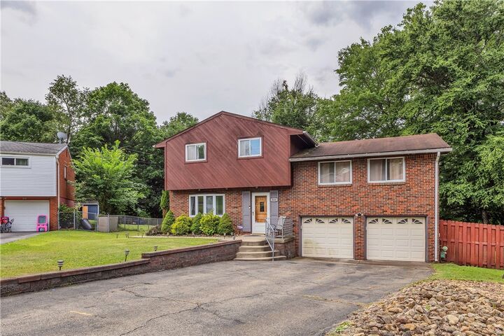 Property Photo: 321 Saint Moritz Dr PA 15146