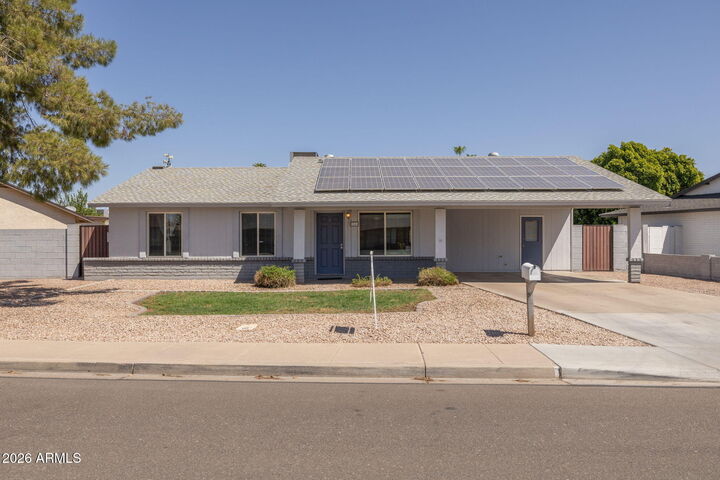 Property Photo: 2544 E Commonwealth Circle AZ 85225