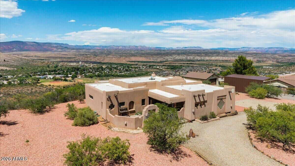 Property Photo:  1480 Panorama Way  AZ 86324 