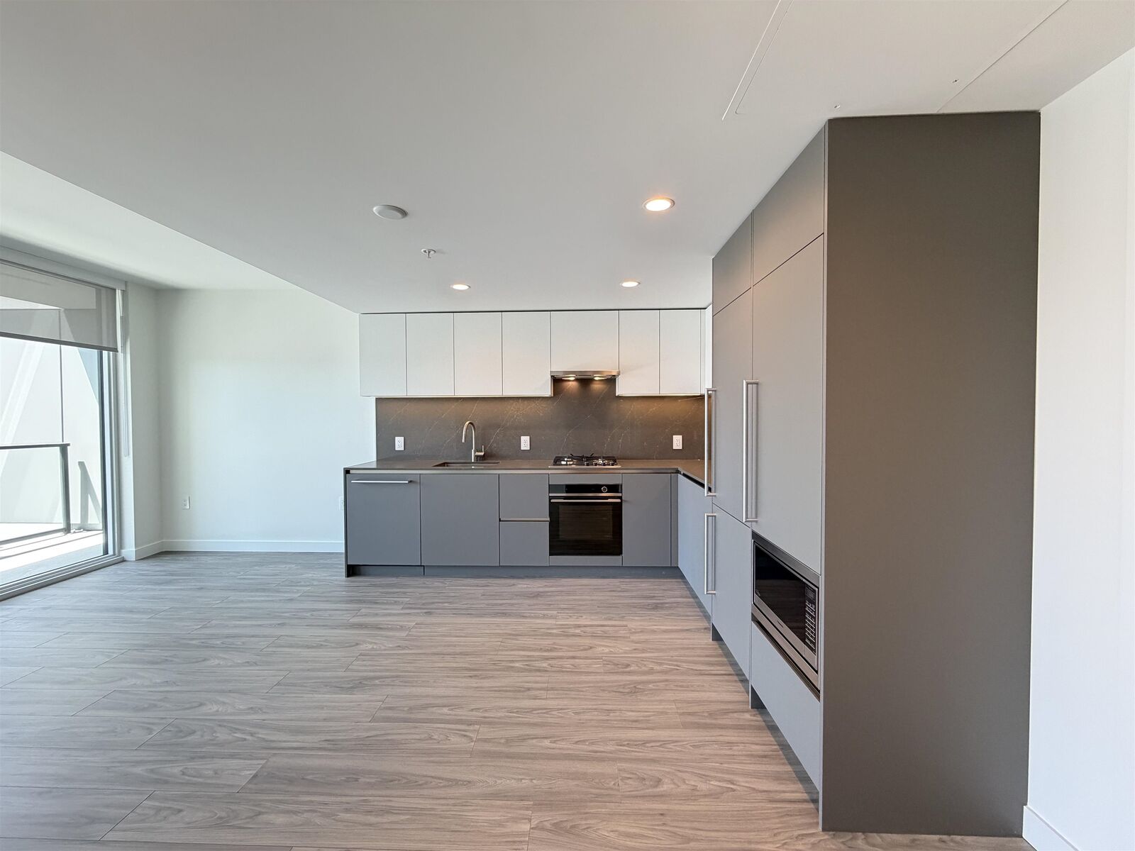 Property Photo:  2135 Springer Avenue 1507  BC V5B 0C1 