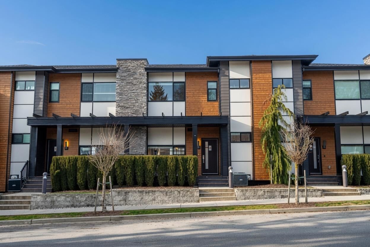 Property Photo: 33209 Cherry Avenue 3 BC V2V 0G8