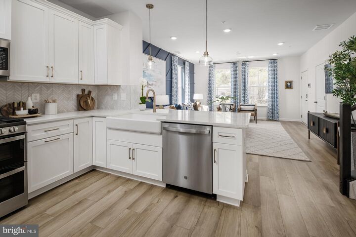 Property Photo:  19550 Village Walk Drive  MD 20886 