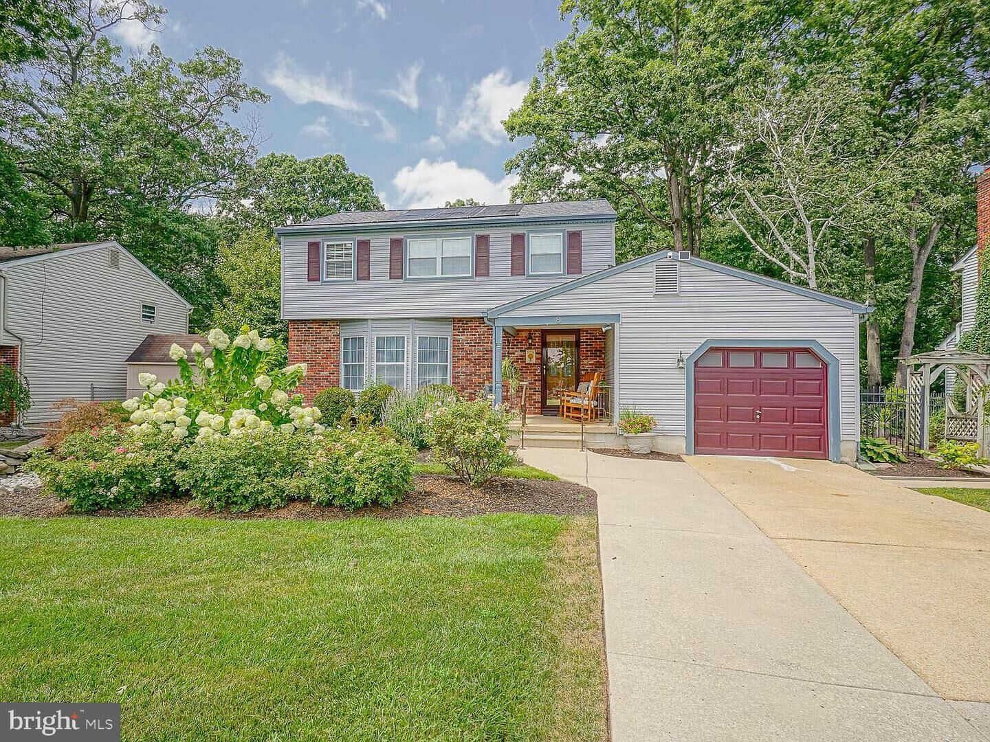 Property Photo:  8 Lupus Lane  NJ 08080 