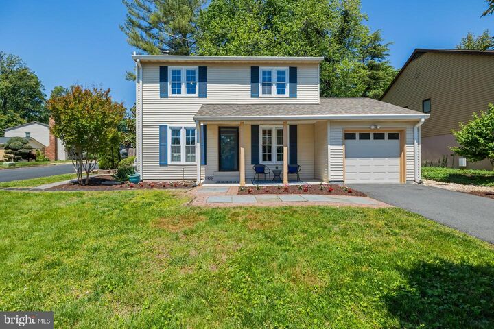 Property Photo:  9556 Pine Bough Place  VA 22181 