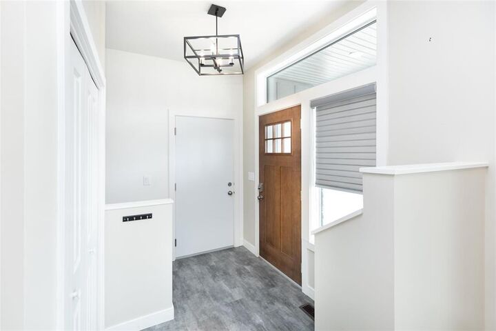 Property Photo:  17 Sherwood Place  MB R0A 0R0 