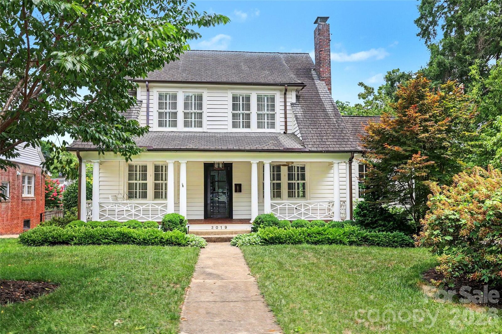 Property Photo: 2019 Dilworth Road E NC 28203