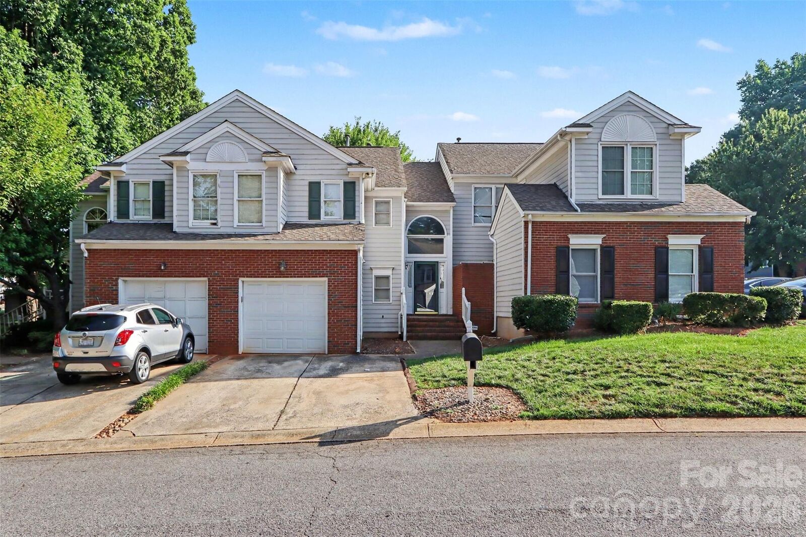 Property Photo:  8606 Fox Chase Lane  NC 28269 