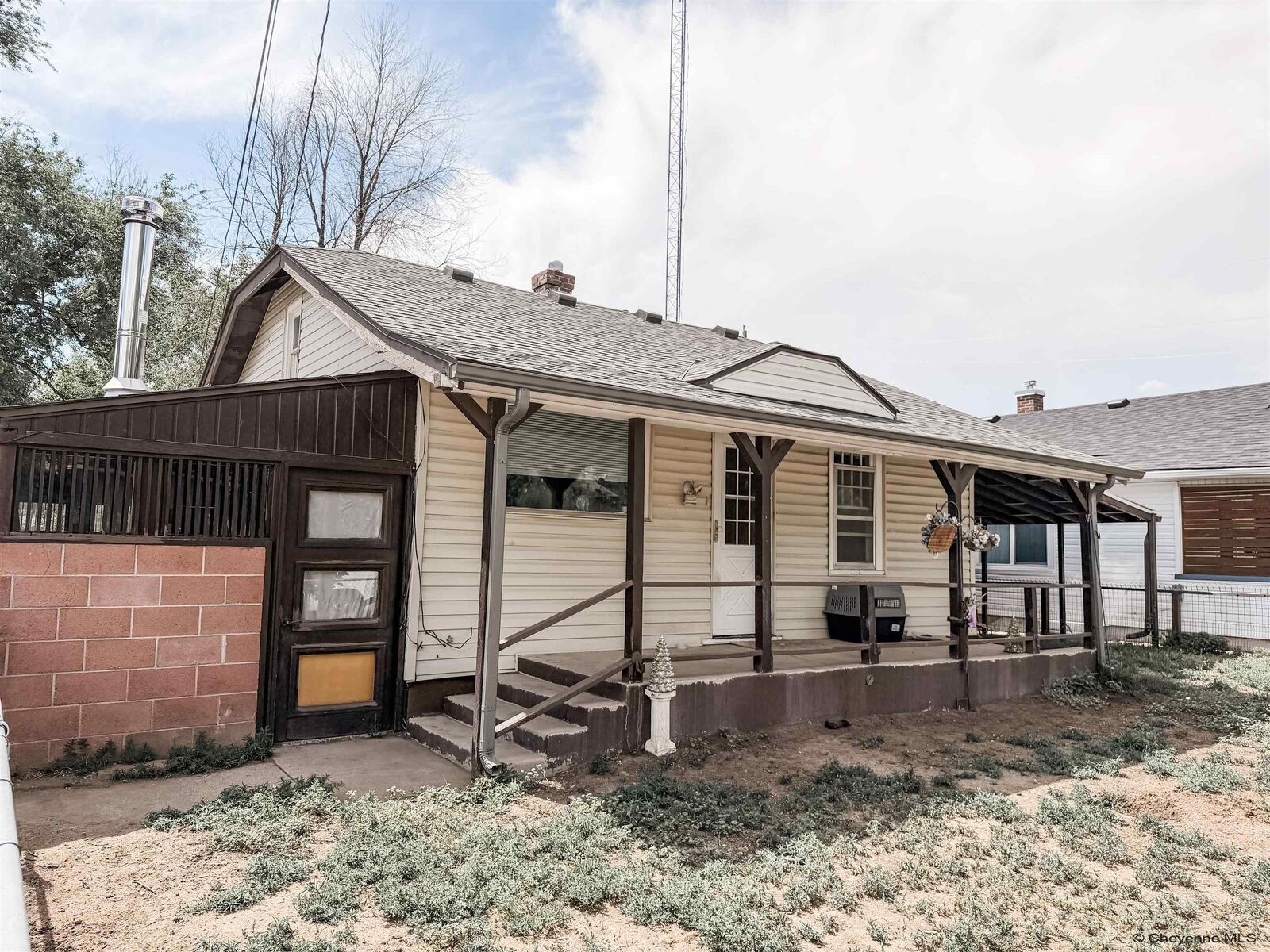Property Photo:  3048 Ames Ct  WY 82001 