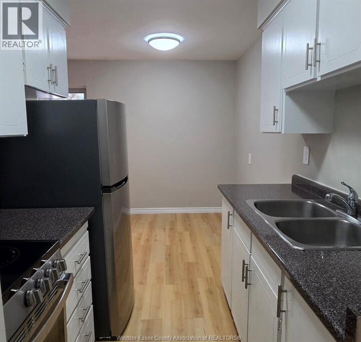 Property Photo:  3900 Wyandotte Street East 121  ON N8Y 1B3 