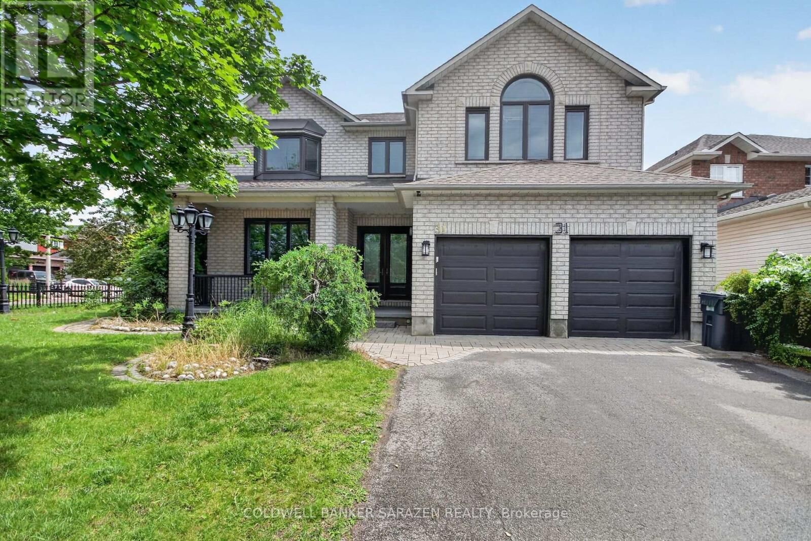 Property Photo: 31 Fanterra Way ON K1T 3Y7