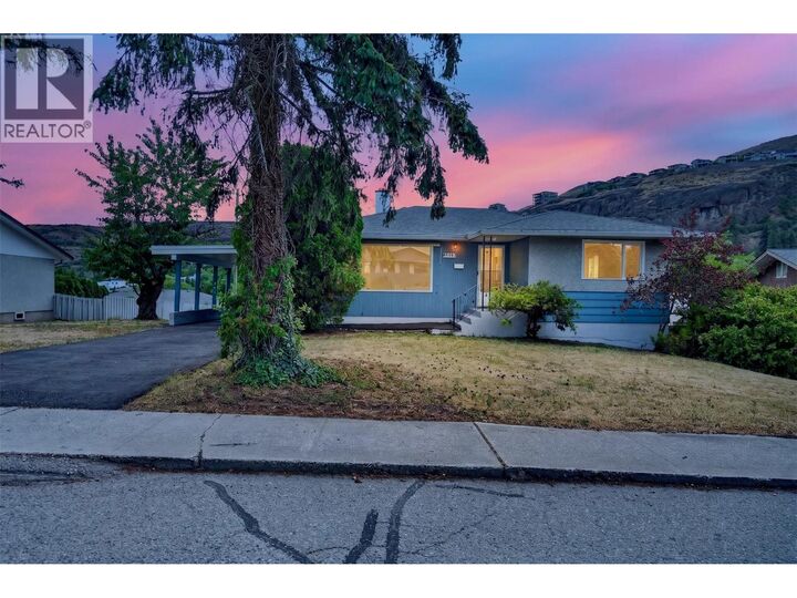 3802 36 Street — photo 1