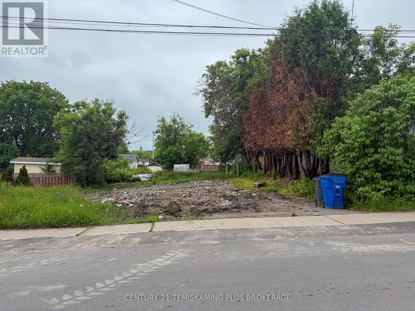 Property Photo:  450 Cecil Street  ON P0J 1K0 