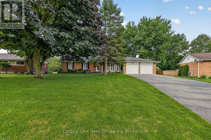 Property Photo:  40 Parkdale Avenue  ON N4G 4C6 
