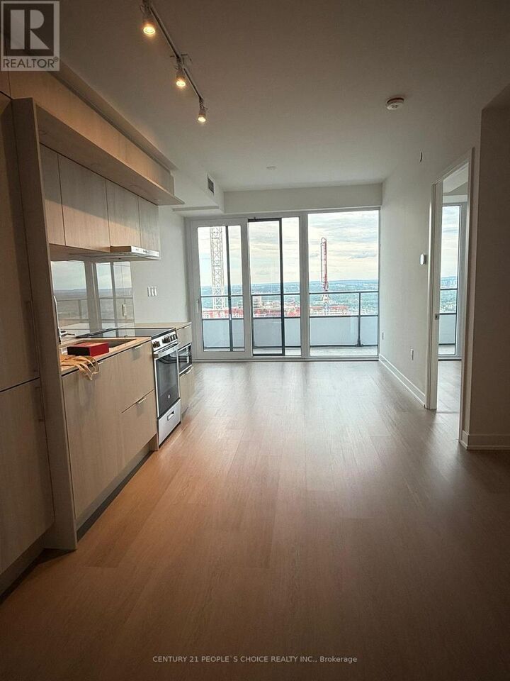 Property Photo: 448 Burnhamthorpe Road West 4401 ON L5B 0R4