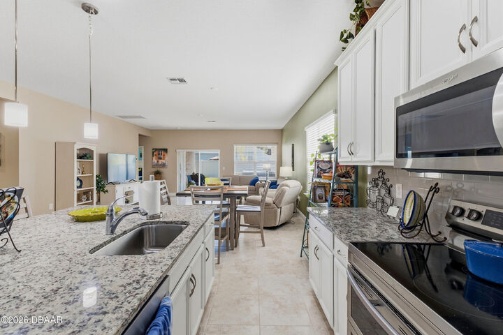 Property Photo: 2058 Cove Point Road FL 32128