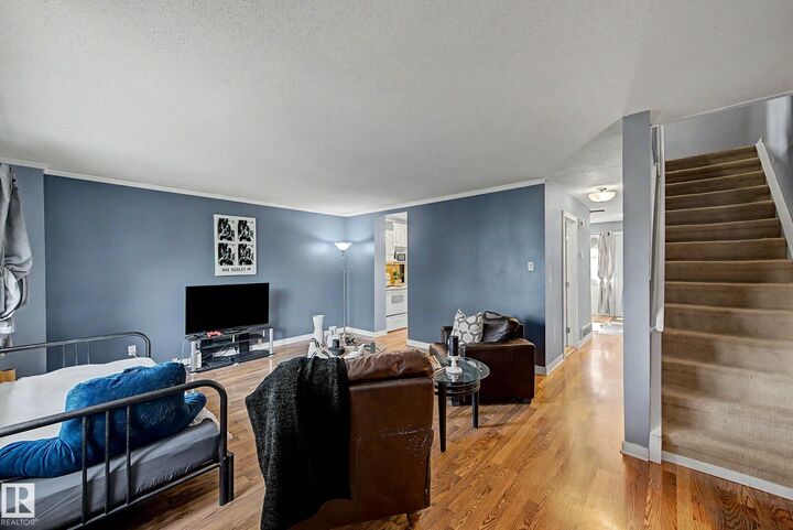 Property Photo: 219 Village On The Green Green NW AB T5A 1H2