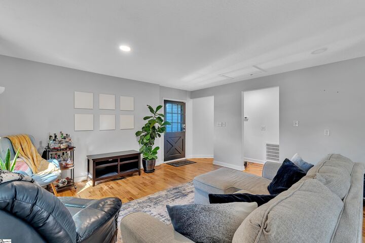 Property Photo: 919 Berkeley Drive SC 29631