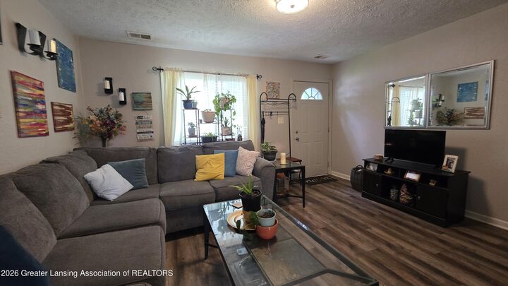 Property Photo: 3920 S Deerfield Avenue MI 48911