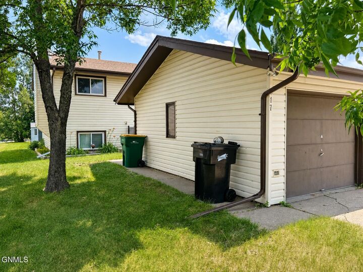 Property Photo: 617 N 35th Street ND 58501