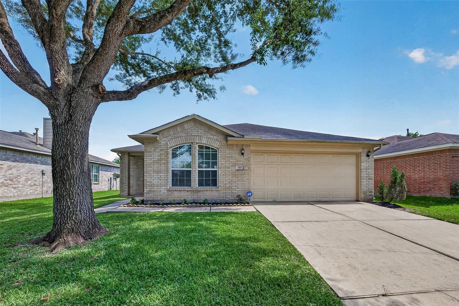 Property Photo: 5631 Eagle Landing TX 77085