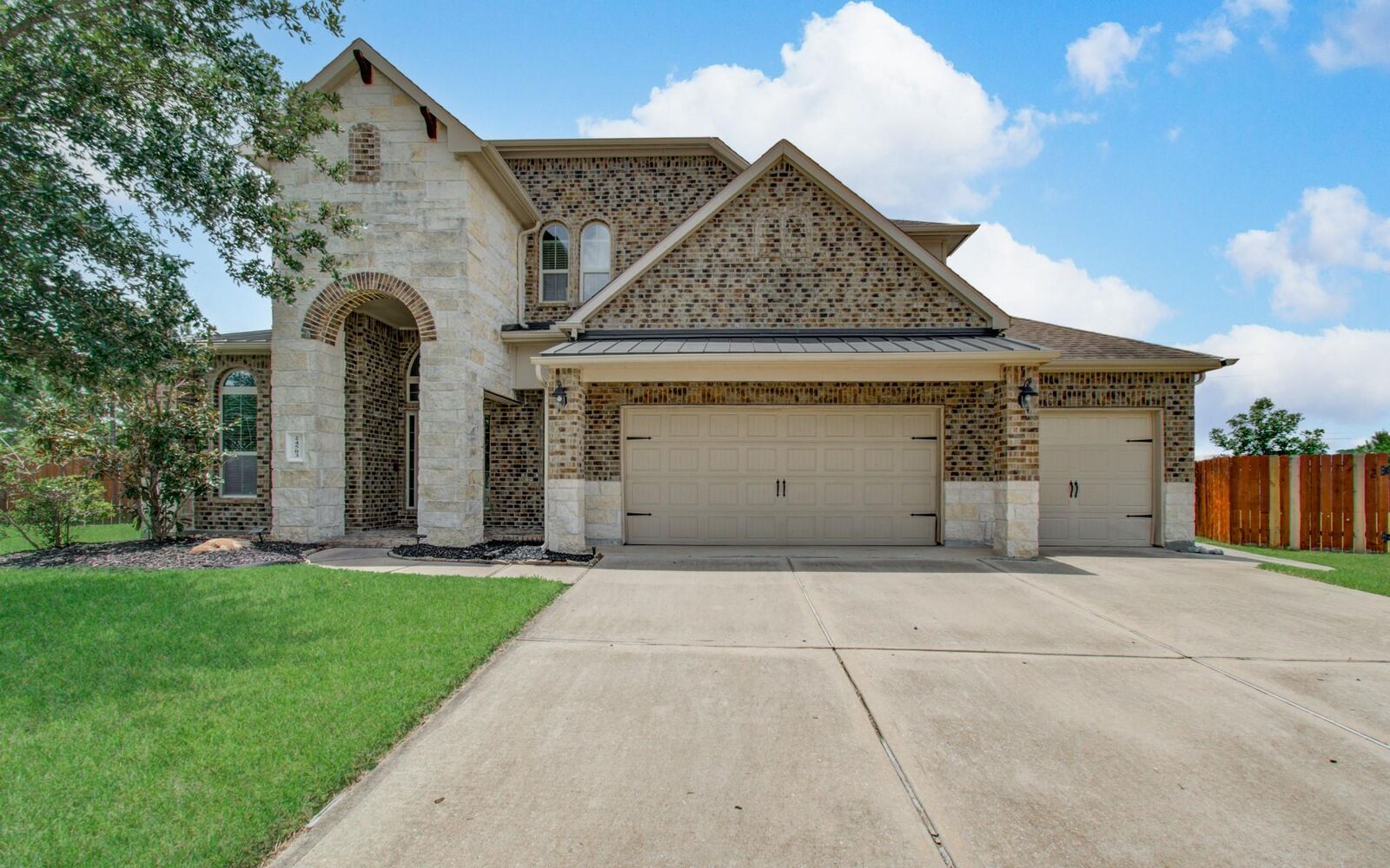Property Photo:  24503 Rossmore Hill Court  TX 77389 