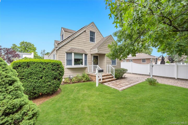 Property Photo: 2518 Harvey Avenue NY 11572