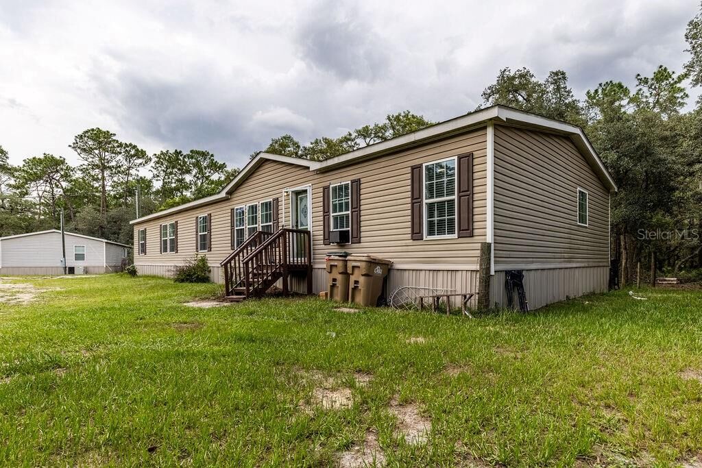 Property Photo: 24821 Old Deer Road FL 32767