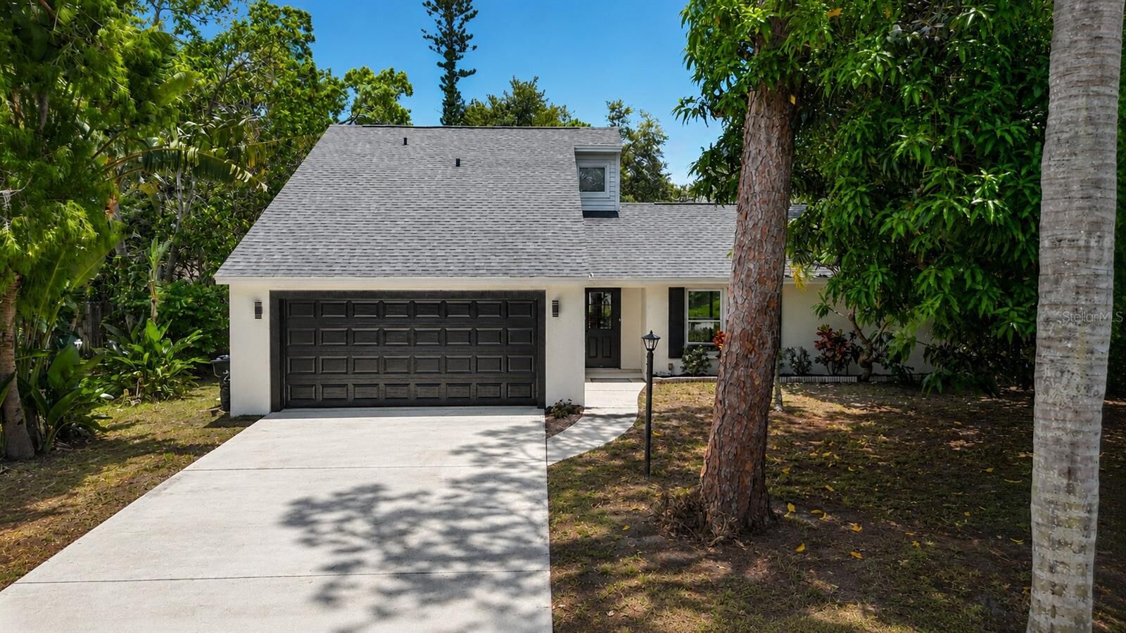 Property Photo: 4256 King Richard Lane FL 34232