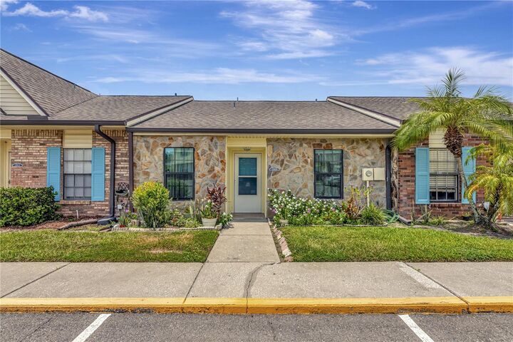 Property Photo:  3909 Carroll Cypress Court  FL 33614 