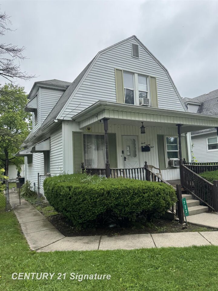 Property Photo:  723 N Oakley Street  MI 48602 