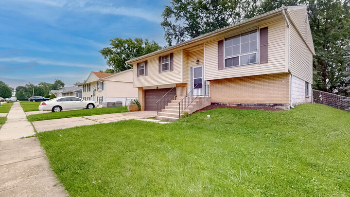 Property Photo:  717 Union Avenue  IL 60446 
